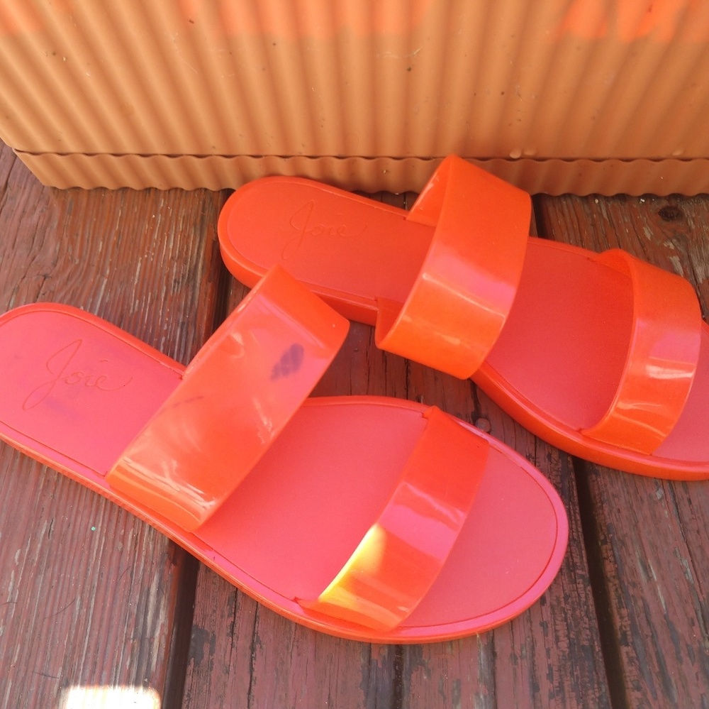 Sandals - Picture 2 of 3